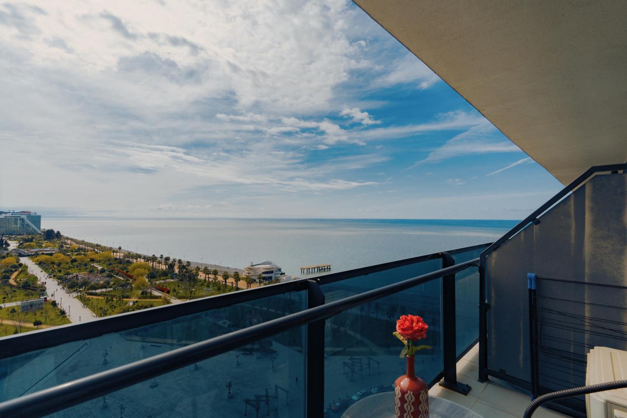 Batumi Beach Friends4Friends Habitación foto